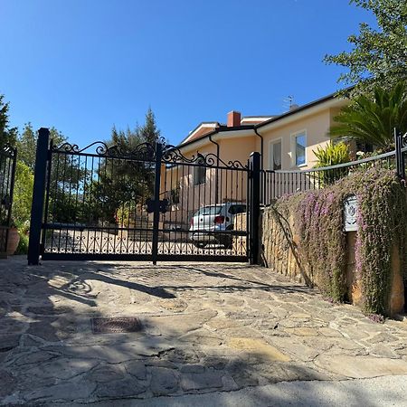 Villa Dei Fiori - Casa Vacanza Capoterra Luaran gambar