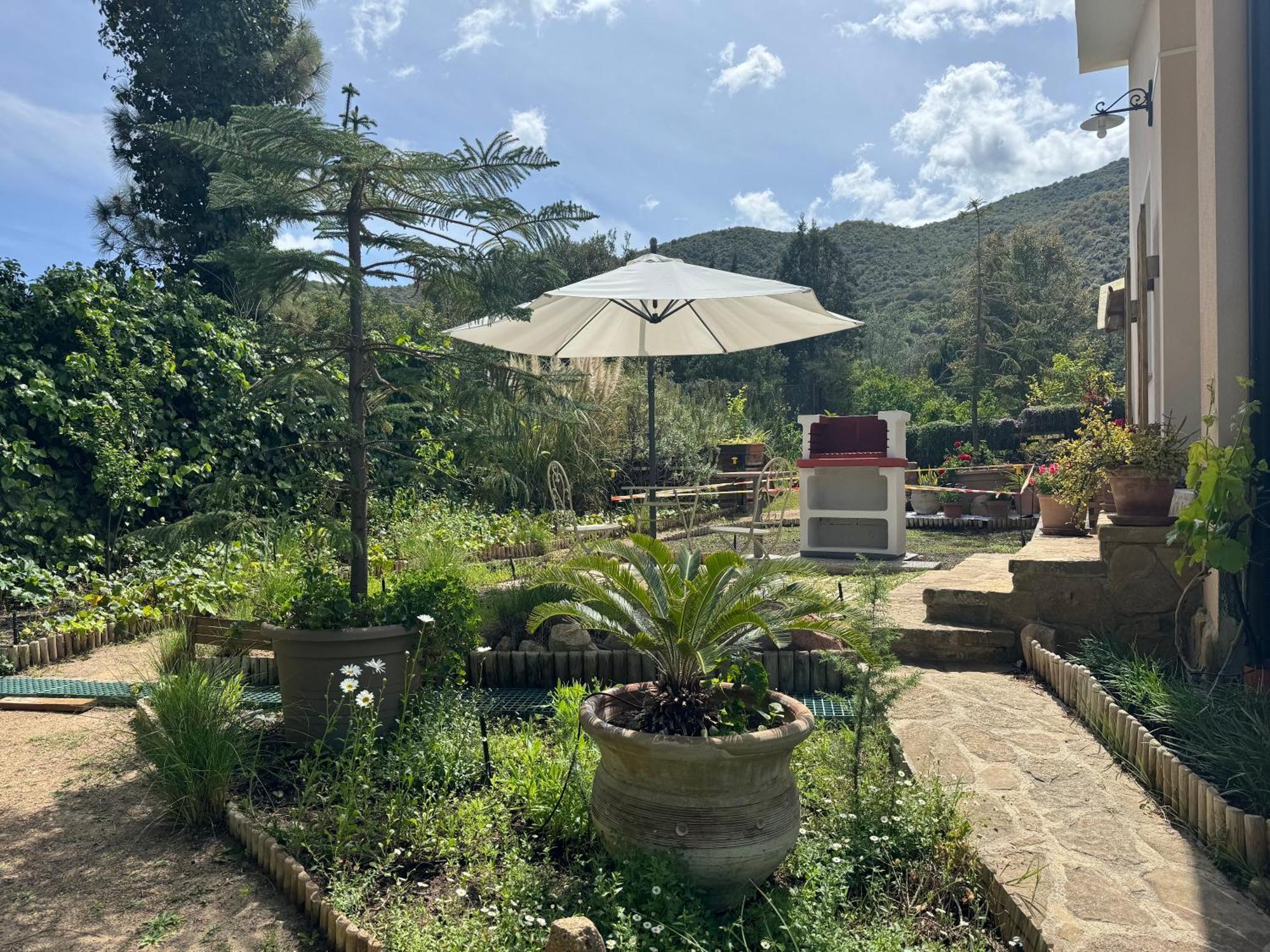 Villa Dei Fiori - Casa Vacanza Capoterra Luaran gambar