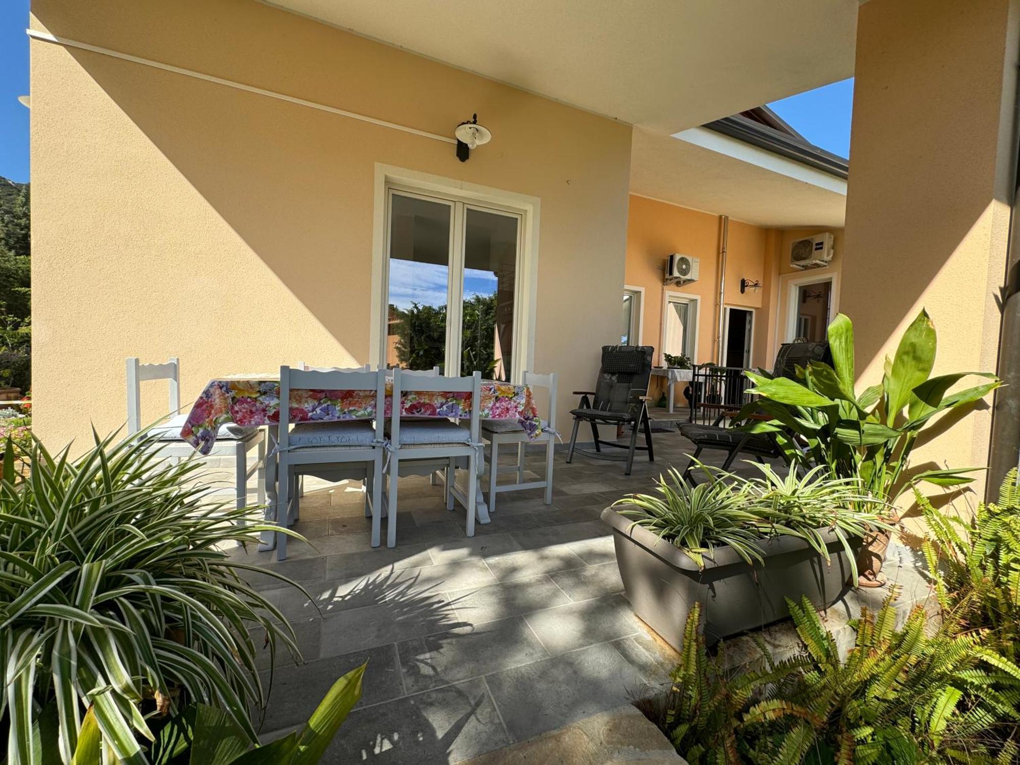 Villa Dei Fiori - Casa Vacanza Capoterra Luaran gambar